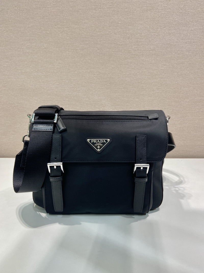 Pra*a waist chest packs